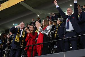 El president de la RFEF, Luis Rubiales, a la llotja d'autoritats de la final del Mundial, amb la reina Letizia. Casa Reial