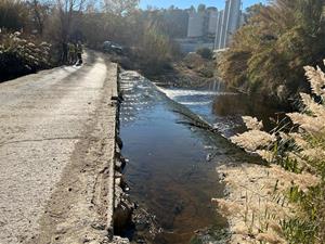 El robatori d'una canonada en una empresa provoca el vessament de 20.000 litres de gasoil al riu Anoia. ACN