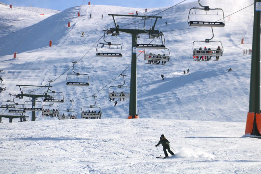 El sector turístic afronta amb optimisme el pont de la Puríssima gràcies a les nevades dels últims dies. ACN