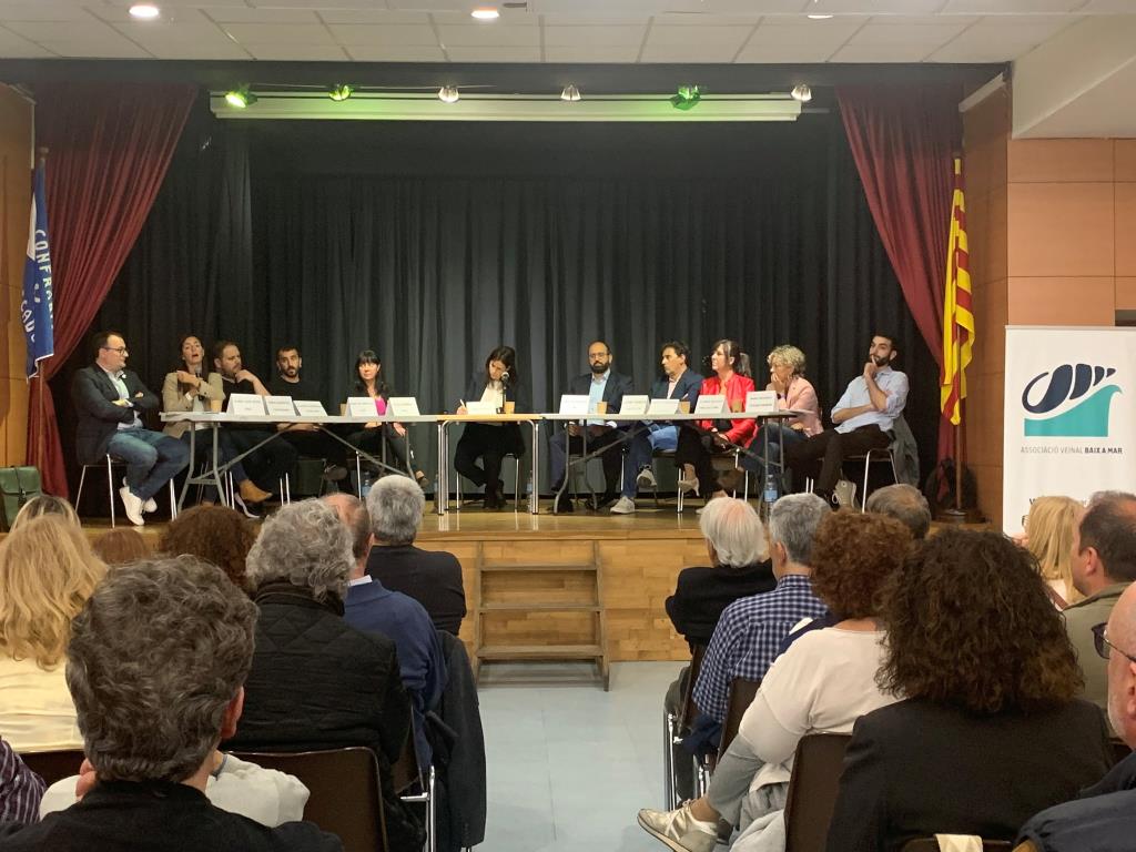 El servei d'escombraries i la mobilitat centren el primer debat electoral a Vilanova. EIX