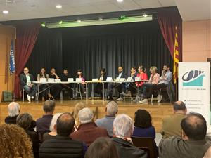 El servei d'escombraries i la mobilitat centren el primer debat electoral a Vilanova