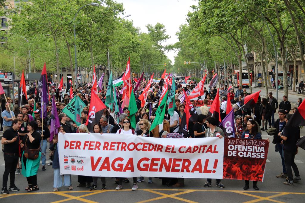 El sindicalisme alternatiu protesta pels carrers de Barcelona contra l'augment de la precarietat. ACN