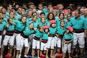 Els Castellers de Vilafranca omplen el Liceu per celebrar els 75 anys de l’agrupació