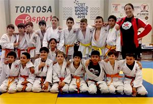 Els judoques del Club Judo Vilafranca-Vilanova. Eix