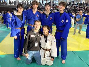 Els judoques del Club Judo Vilafranca-Vilanova. Eix