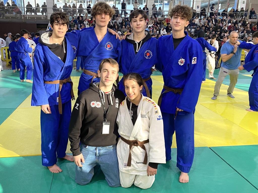 Els judoques del Club Judo Vilafranca-Vilanova. Eix