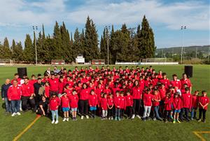 Els jugadors de la Base, els jugadors del primer equip, tècnics i directius del Club