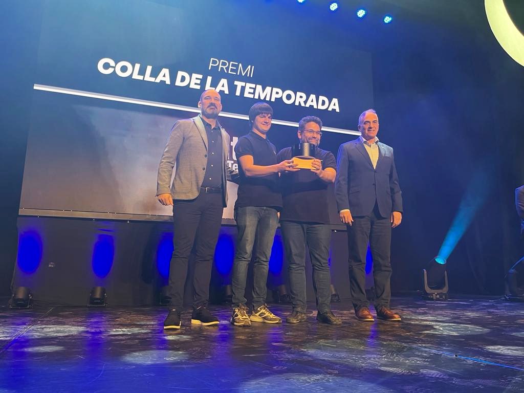 Els Moixiganguers d'Igualada i el casteller Quim Vilafranca, principals premiats de la Nit de Castells. Moixiganguers d'Igualada