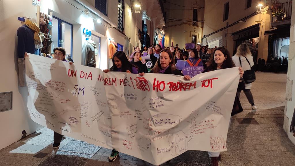 Els municipis del Penedès i Garraf clamen per la igualtat i els drets de les dones. Ajuntament de Sitges