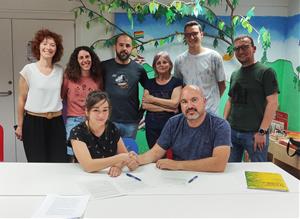 Els portaveus dels grups a Olesa de Bonesvalls d’ERC-AM, Jordi Ramos i GOOB-FIC, Marta Naharro, han signat un acord d’investidura. EIX