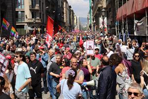 Els sindicats tornen al carrer en un 1 de maig marcat per la reivindicació salarial en plena escalada inflacionista. ACN