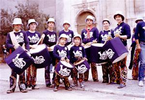 Els tabalers del Drac de la Geltrú fan el canvi a tabals tradicionals