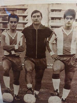 Els Veterans de Sitges homenatgen dos futbolistes de l’Espanyol, els germans Mauri. Ajuntament de Sitges