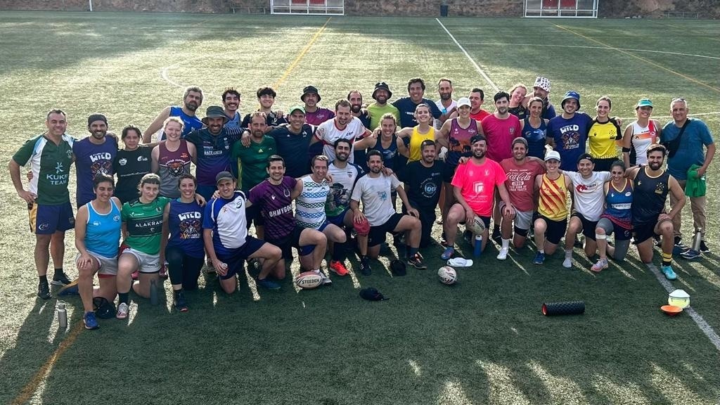 Entrenament de la selecció espanyola de rugbi touch a Olivella. Eix