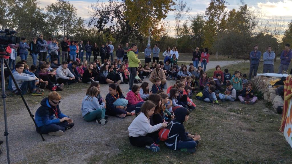 Es planten 60 arbres de ribera en una acció de reforestació a la riera de Llitrà. Ajuntament de Vilafranca