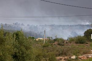 Estabilitzat l'incendi de Bonastre, que ha afectat prop de 75 hectàrees de superfície