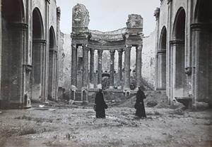 Estat en què es trobava l'arxiprestal de Sant Antoni després de la Guerra Civil. Autor desconegut