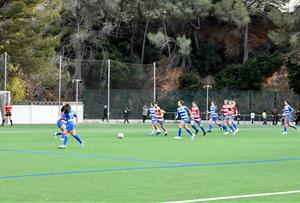 Exhibició de futbol femení per l'estrena de la nova gespa del camp de futbol de Ribes