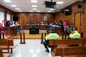 Fiscalia de Tarragona recorrerà la suspensió del judici de l'home acusat de violar la seva fillastra durant 18 anys al Baix Penedès. ACN