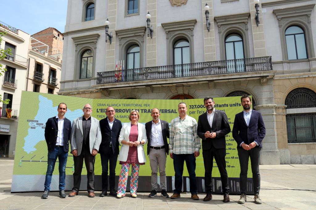 Front comú dels alcaldables d'ERC a Ponent i la Catalunya Central per exigir a l'Estat l'eix ferroviari transversal. ACN