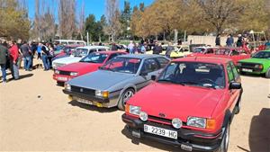 Gran èxit de públic a la primera trobada de vehicles clàssics de l’Arboç . Ajuntament de l'Arboç