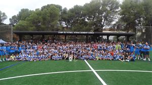 Imatge de l'acte d'homenatge a Aitana Bonmati del CD Ribes. Club Deportiu Ribes