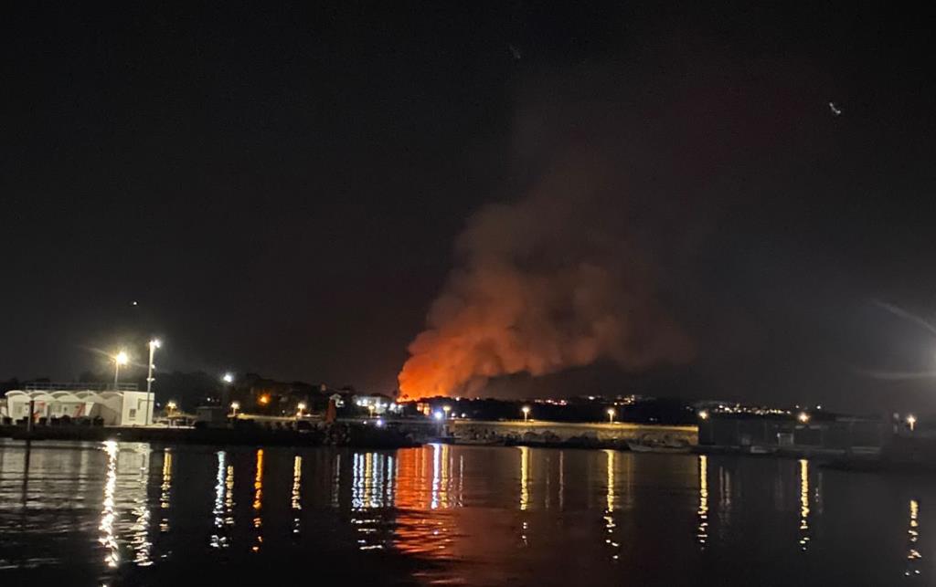 Incendi de vegetació a la zona de Les Llunes de Vilanova. EIX