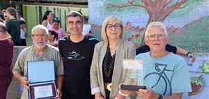 Juan Francisco de Tena i Floren Caballero reben els 2ns premis Rossend Montané de l'escola de Sant Pere Molanta. Ajuntament d'Olèrdola