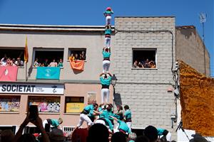 La Bisbal del Penedès es conforma amb els castells bàsics de 9 en una diada on han predominat els intents desmuntats