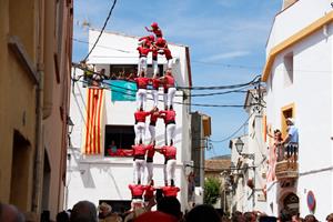 La Bisbal del Penedès es conforma amb els castells bàsics de 9 en una diada on han predominat els intents desmuntats