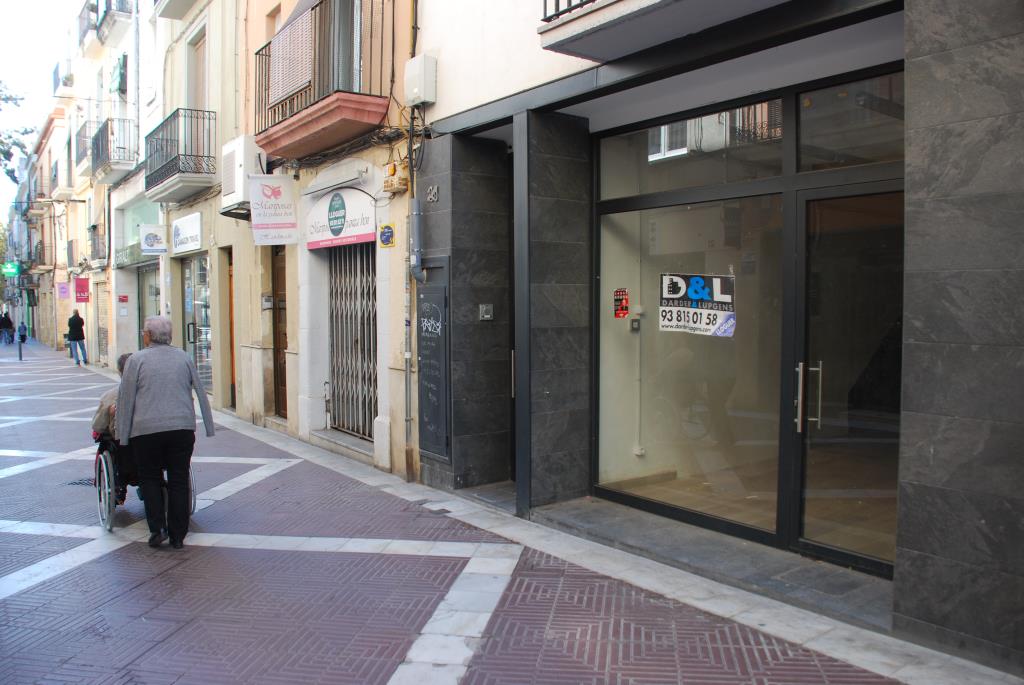 La capital comercial perd força: Les vendes a les botigues de Vilanova baixen un 30%. Míriam de Lamo