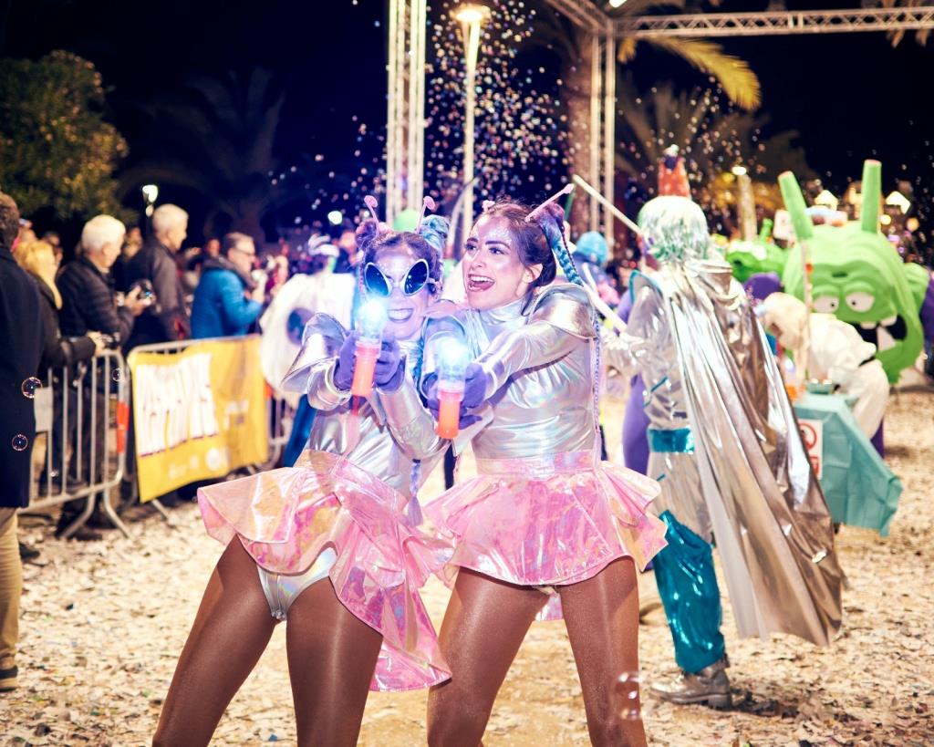 La colla Panxampla’s organitzarà el Carnestoltes 2024 i la colla Huerto’s, la Reina del Carnaval de Sitges. Ajuntament de Sitges