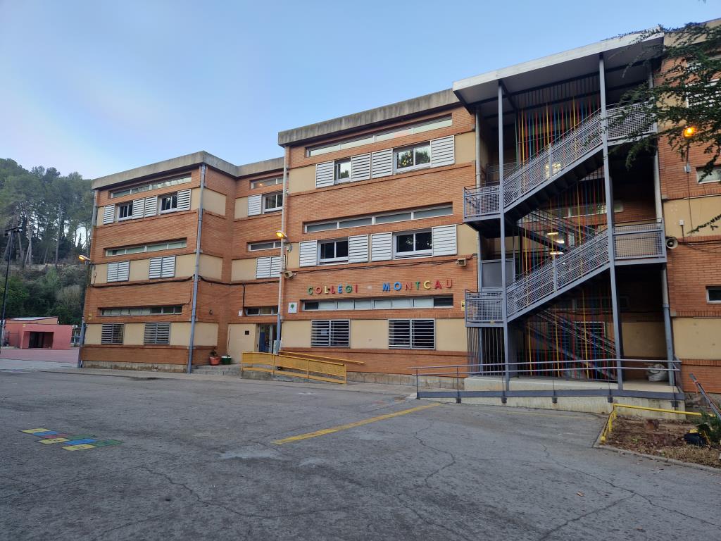 La construcció de la nova escola Montcau de Gelida, més a prop. Ajuntament de Gelida