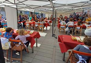 La Festa de Xató de Vilafranca fa 25 anys en plena forma