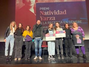 La jove estudiant igualadina Xènia Prat guanya el Premi Nativitat Yarza per un treball sobre grassofòbia. EIX