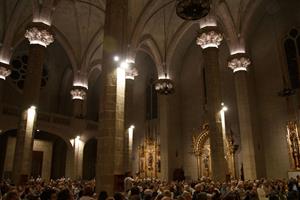 La parròquia de Sant Pere de Ribes estrena la nova il·luminació amb un concert de l'escolania de Montserrat. Parròquia de Sant Pere