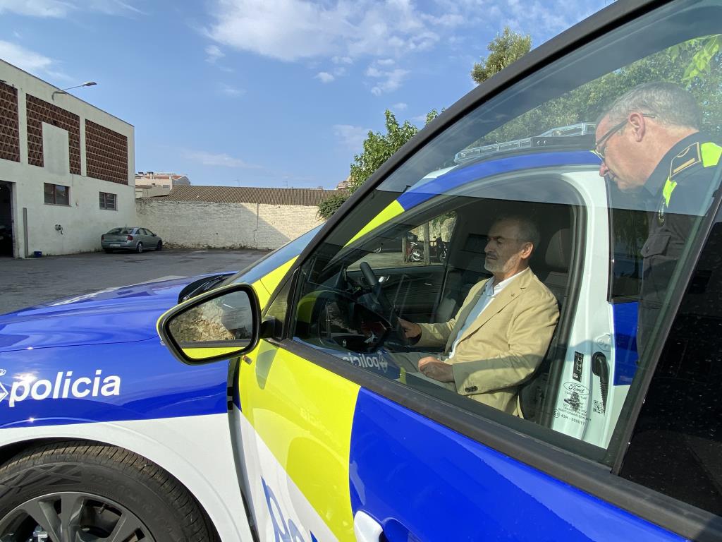 La Policia de Vilafranca completa les unitats de cotxe-patrulla amb un nou vehicle híbrid. Ajuntament de Vilafranca