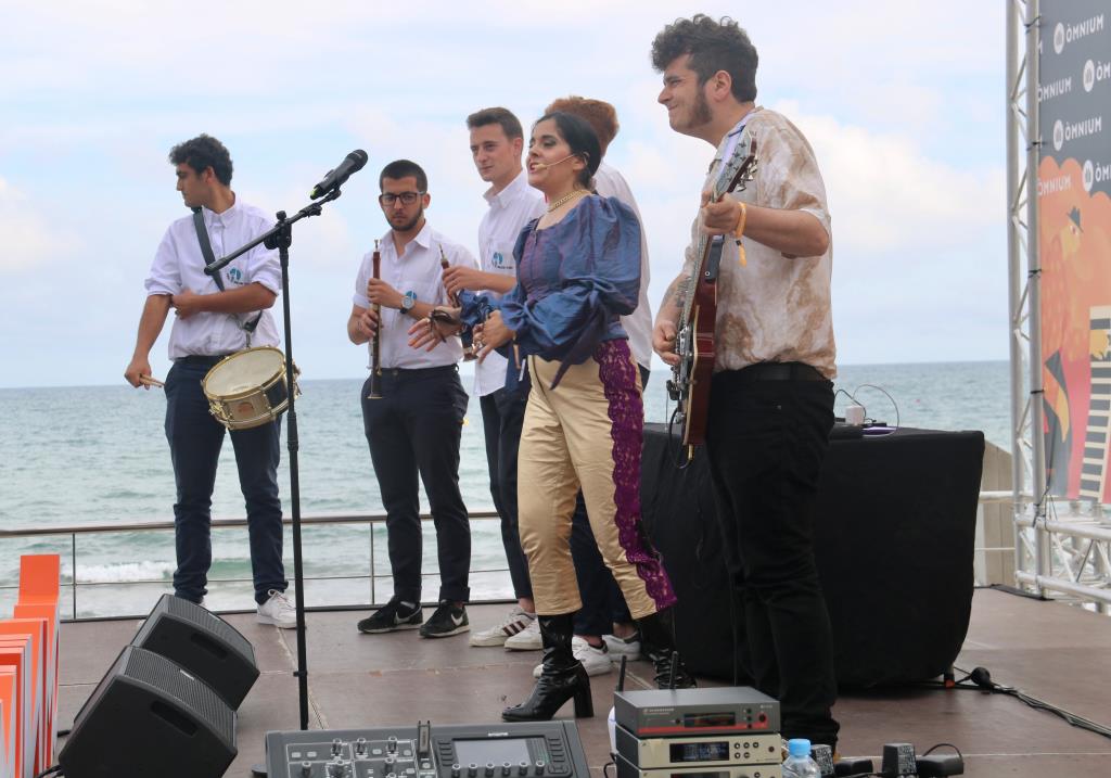 La segona edició del Festival Límbic omple de cultura els carrers de Sitges. ACN