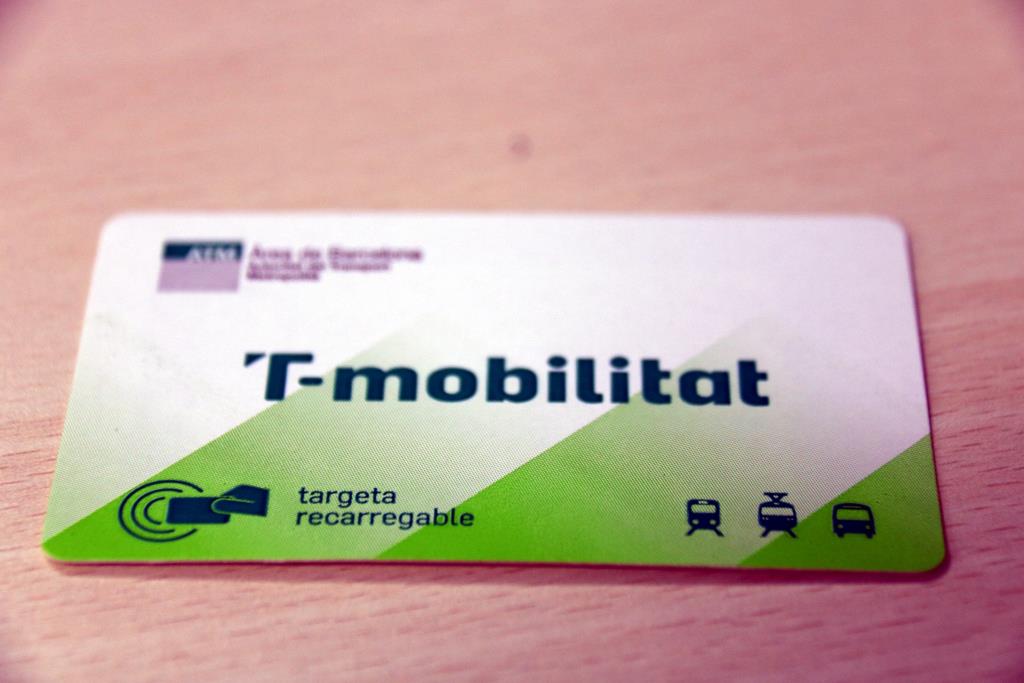 La T-usual, T-casual, T-grup i T-familiar només estaran disponibles amb la T-mobilitat a partir del 28 de novembre. ACN