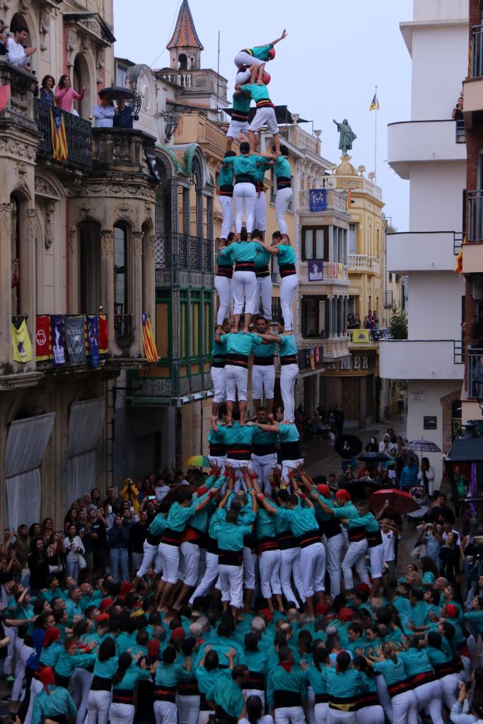 L'amenaça de pluja i els intents desmuntats aigualeixen la diada castellera de la festa major de l'Arboç. ACN