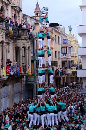 L'amenaça de pluja i els intents desmuntats aigualeixen la diada castellera de la festa major de l'Arboç