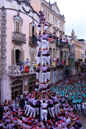 L'amenaça de pluja i els intents desmuntats aigualeixen la diada castellera de la festa major de l'Arboç