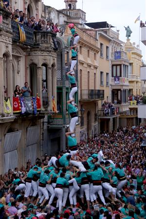 L'amenaça de pluja i els intents desmuntats aigualeixen la diada castellera de la festa major de l'Arboç