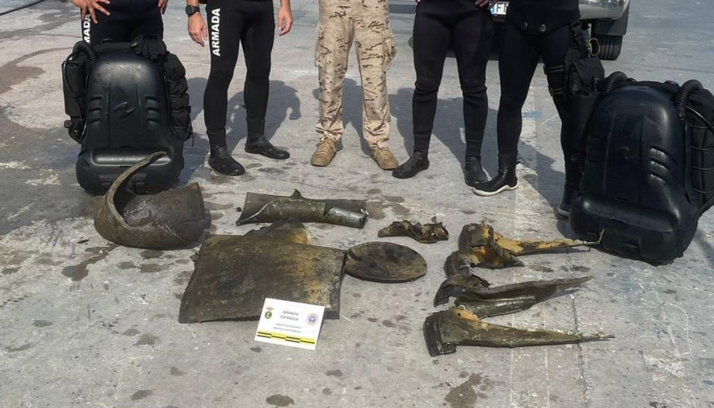 L'Armada desactiva una antiga bomba d'aviació a la platja de Cubelles. Armada espanyola