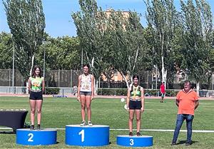 Les atletes del Club d'Atletisme Dinami-k al podi