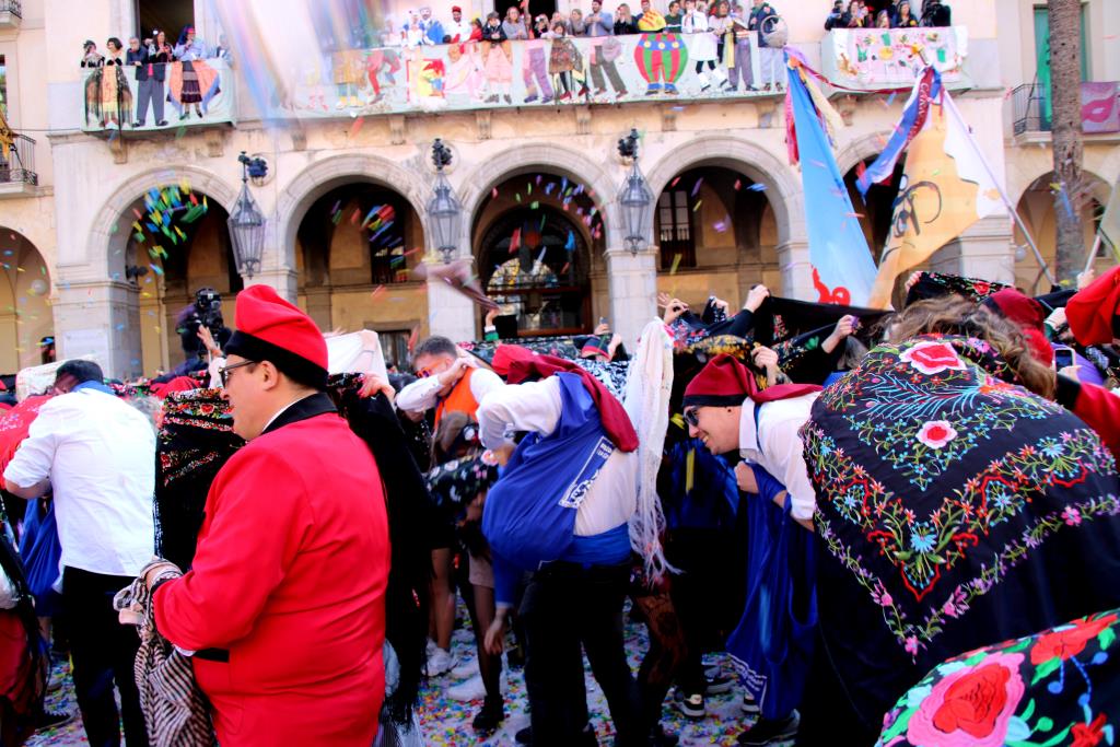 Les Comparses tornen a Vilanova i la Geltrú a tot color, amb públic i amb rècord històric de parelles. ACN