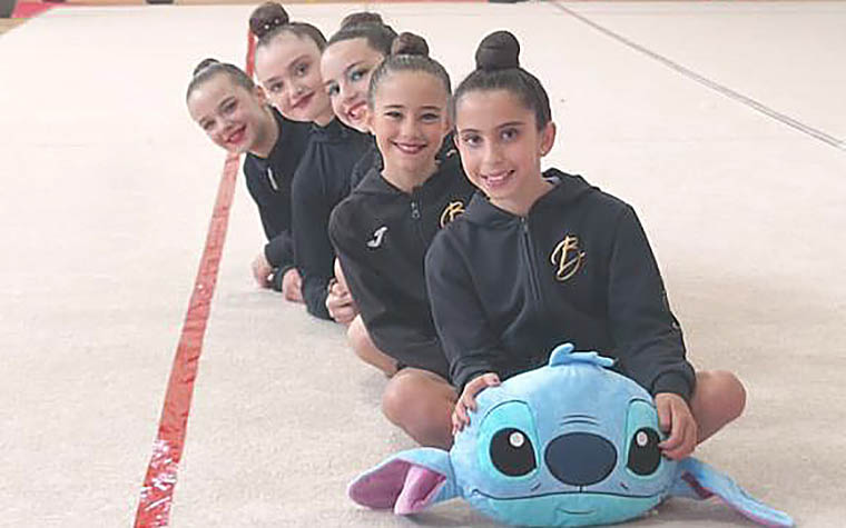 Les gimnastes del CG Ballerina Vilanova i la Geltrú. Eix