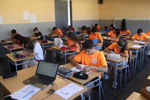 Les proves de comunicació oral dels alumnes 6è de primària i 4t d'ESO mostra un dèficit major en català que en castellà. ACN