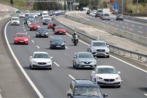 Les retencions a l'AP-7 cauen un 20% per Setmana Santa gràcies a les limitacions de velocitat i als carrils addicionals. ACN