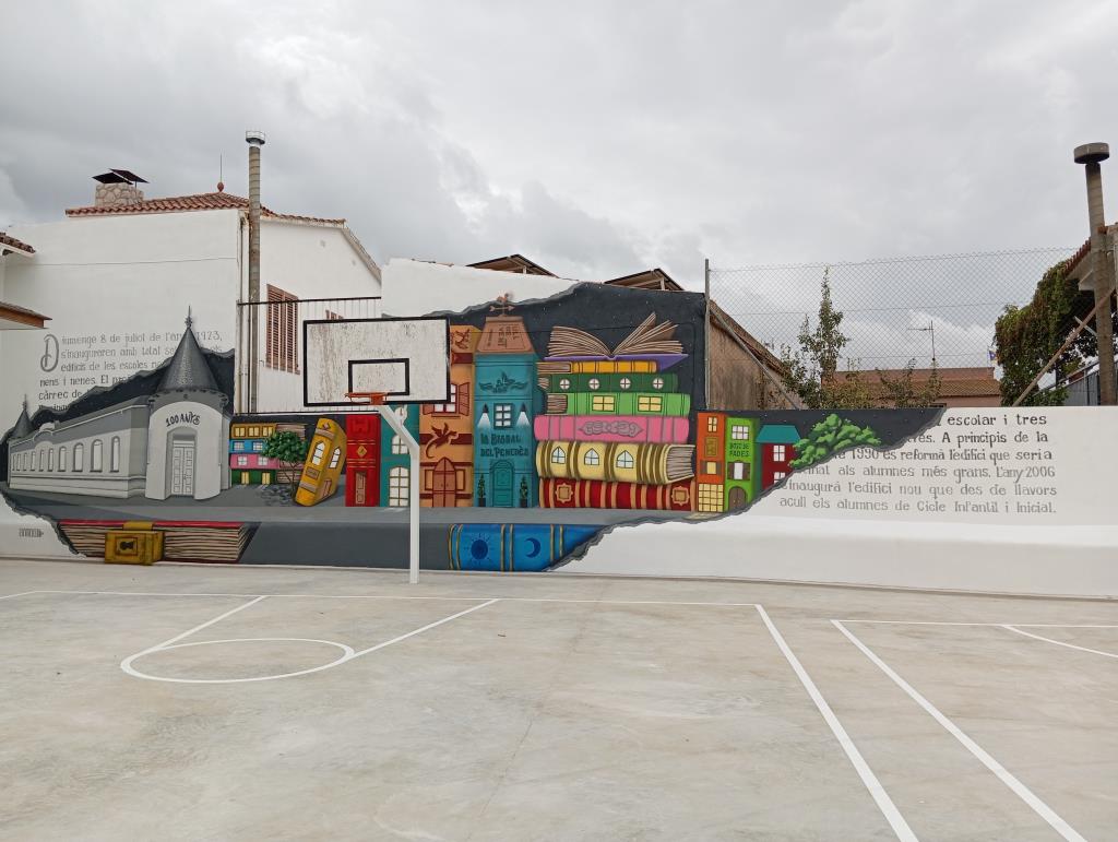 L'escola centenària de la Bisbal del Penedès estrena nova pista i un mural commemoratiu. Ajt La Bisbal del Penedès